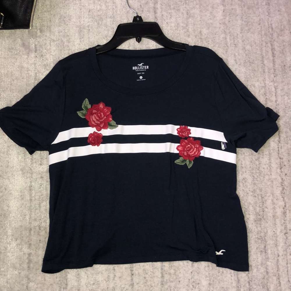 Navy blue t-shirt from Hollister